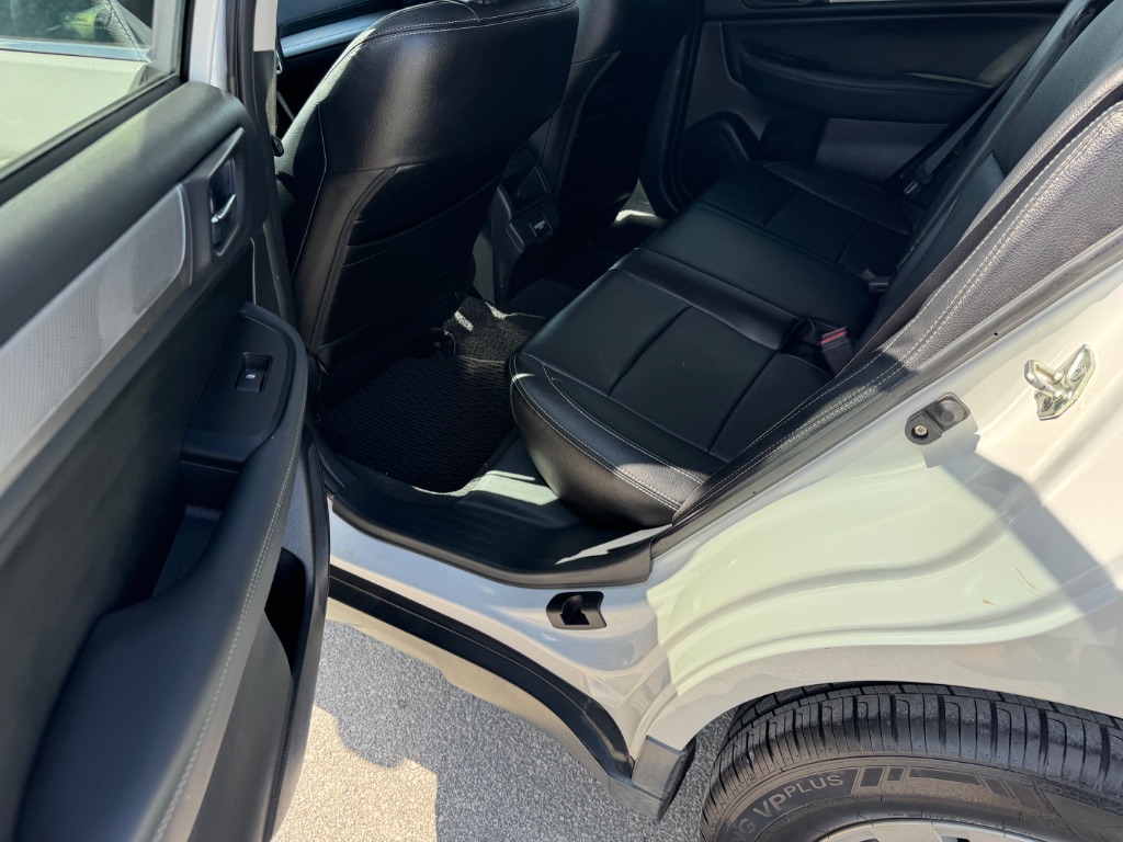 2018 Subaru Outback Premium - Photo 8