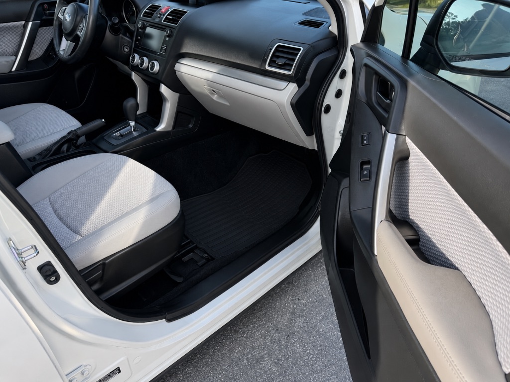 2017 Subaru Forester Base - Photo 11