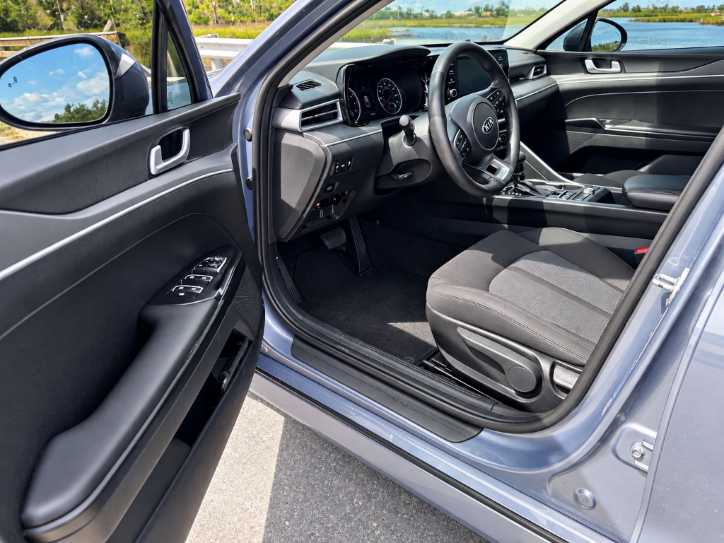 2021 Kia K5 LXS - Photo 6