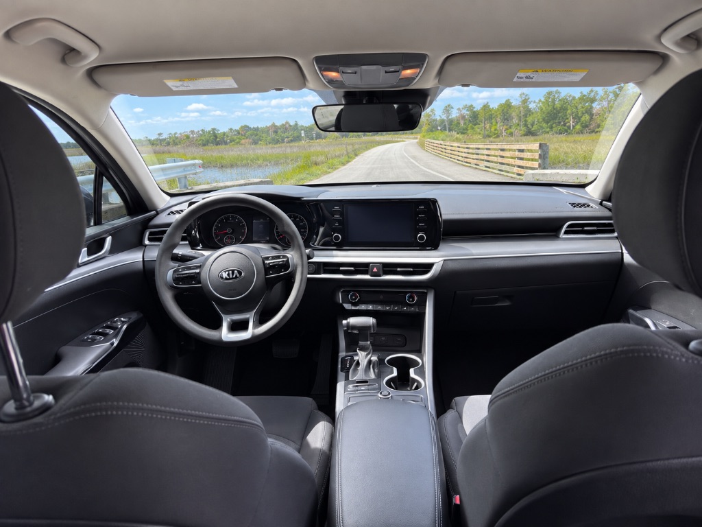 2021 Kia K5 LXS - Photo 13