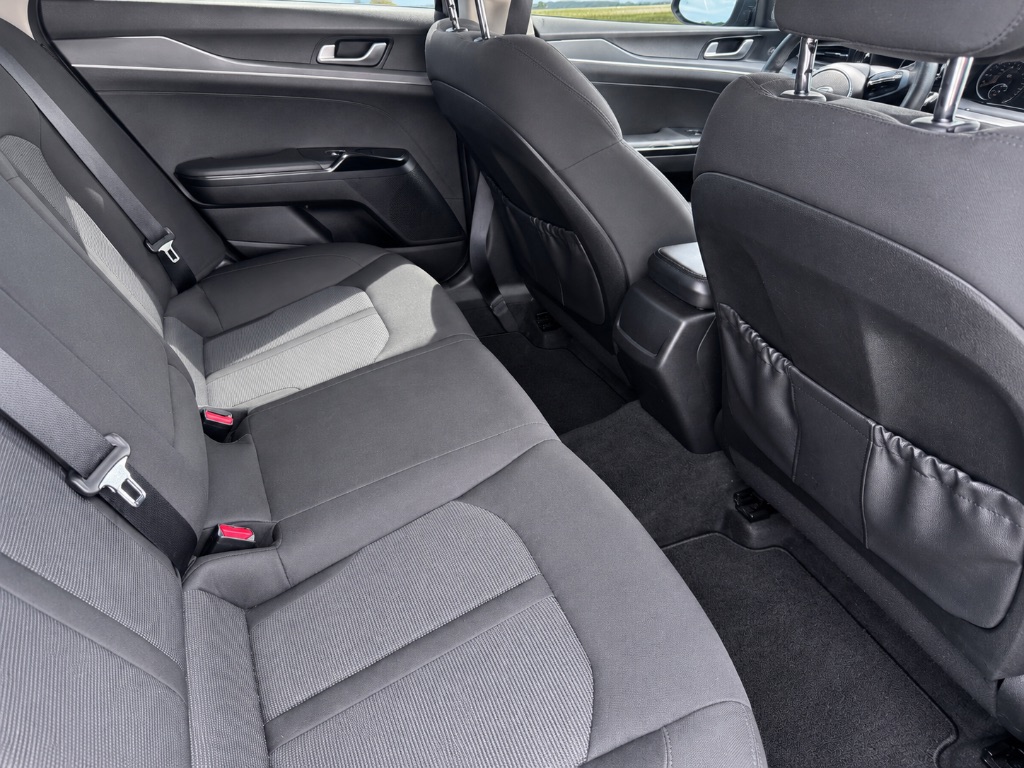2021 Kia K5 LXS - Photo 11