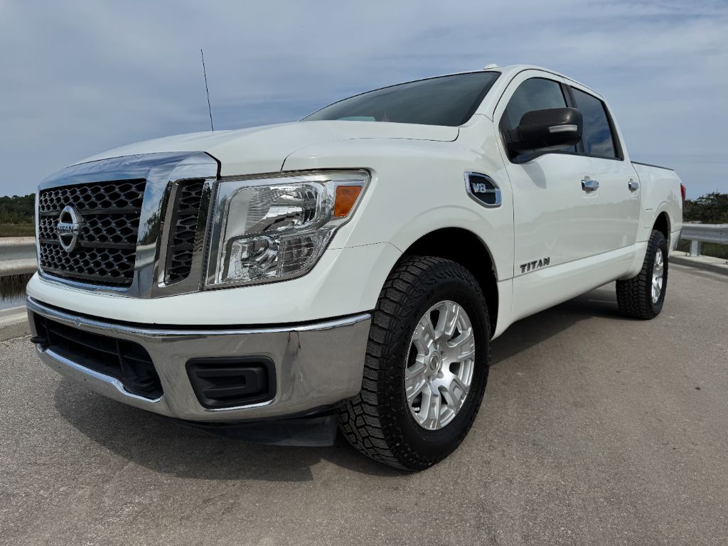 2017 Nissan Titan SV's photo